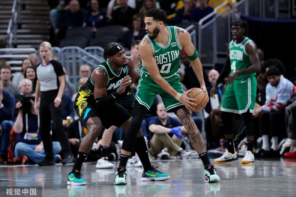 身披红白战 身披红白战